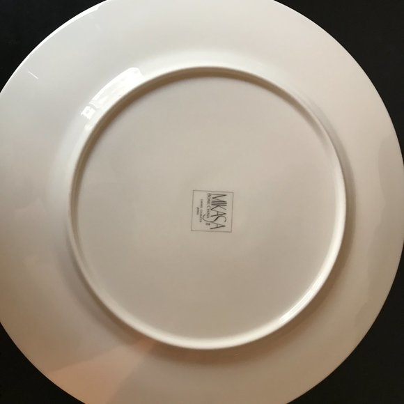 China Plates - Mikasa Chaucer Dinnerware Set Bone China - Blue White Gold - Picture 4 of 9